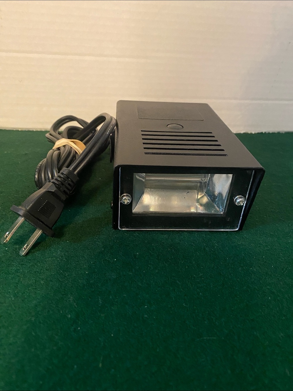 Mini portable strobe light